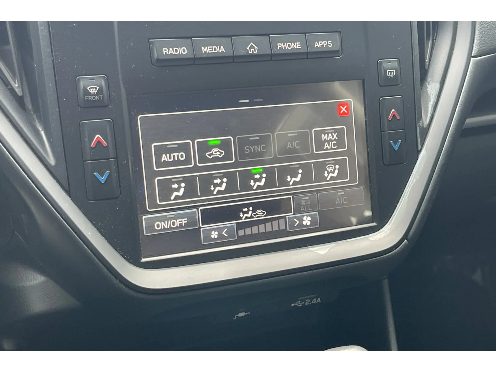 Used 2024 CRYSTAL BLACK SIL Subaru Base image 28