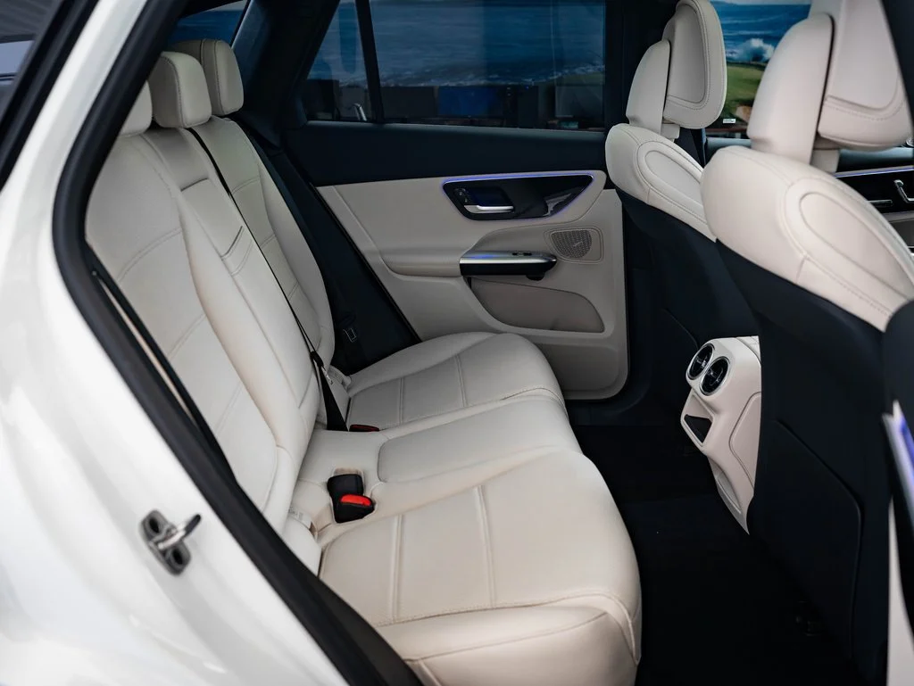 Used 2026 Polar White Mercedes-Benz GLC 300 image 34