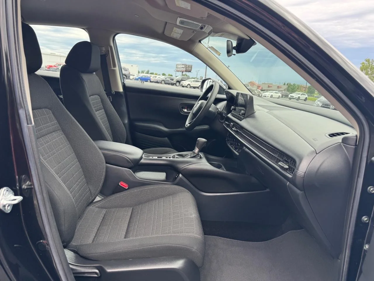 2025 Honda HR-V LX - Photo 17