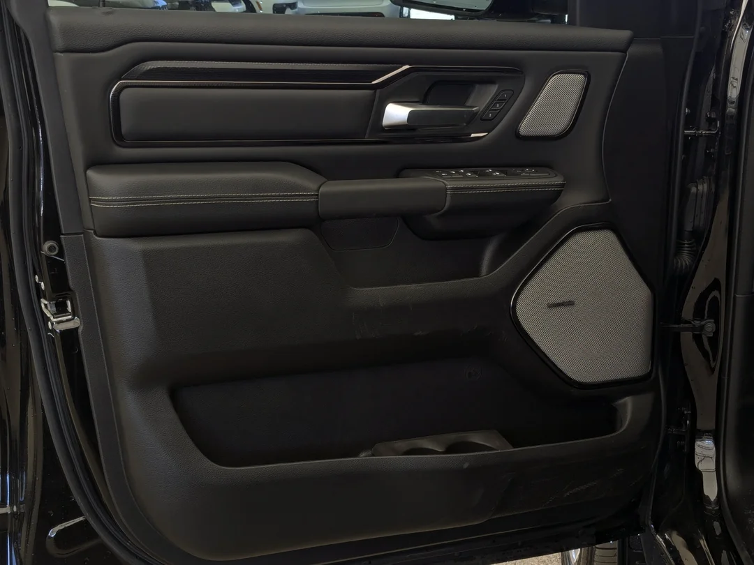New 2026 Black RAM Sport - - 4x4 - HEMI V8 - Level 1 Equip - Sunroof & More! image 15