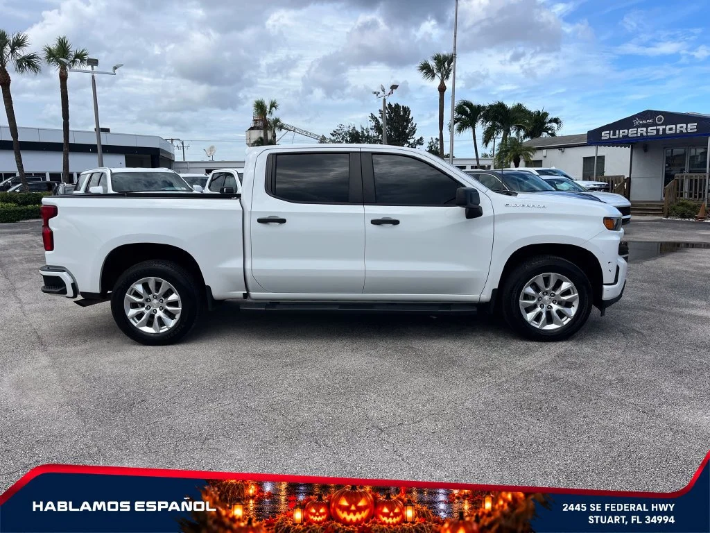 Used 2021 SUMMIT WHITE Chevrolet Custom image 4