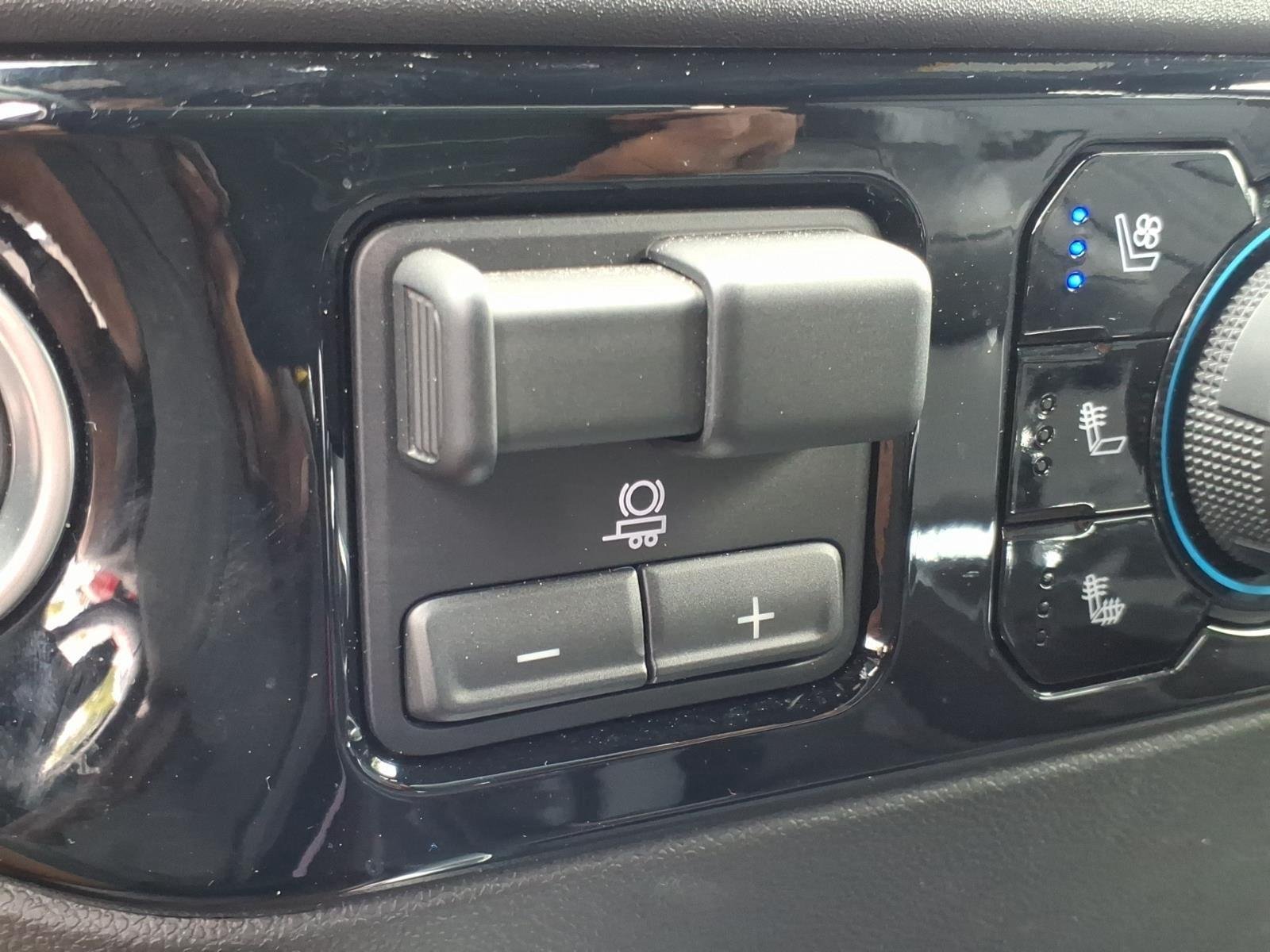 Used 2025 Black Chevrolet High Country image 8