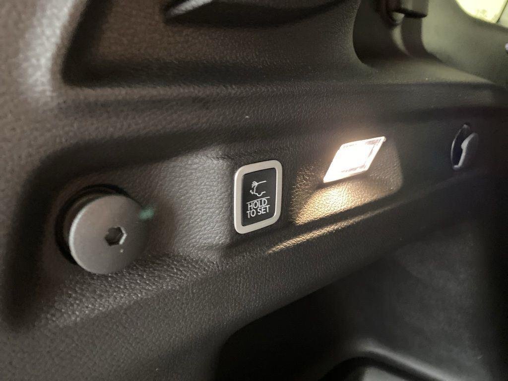 Used 2025 Velvet Red Pearlcoat Jeep Limited image 8