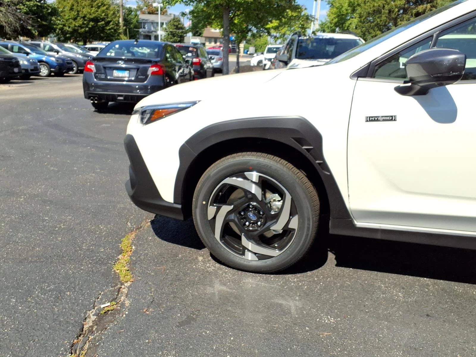 New 2026 CRYSTAL WHITE PEARL Subaru Limited Hybrid image 21