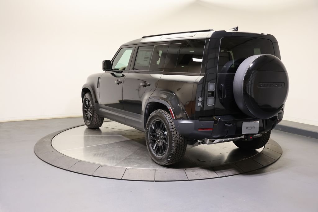 New 2026 Santorini Black Land Rover S image 3