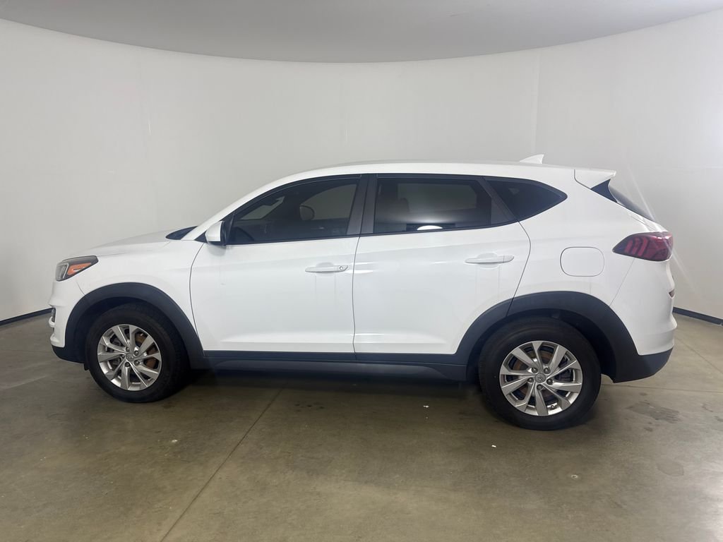 Used 2019 White Hyundai SE image 13