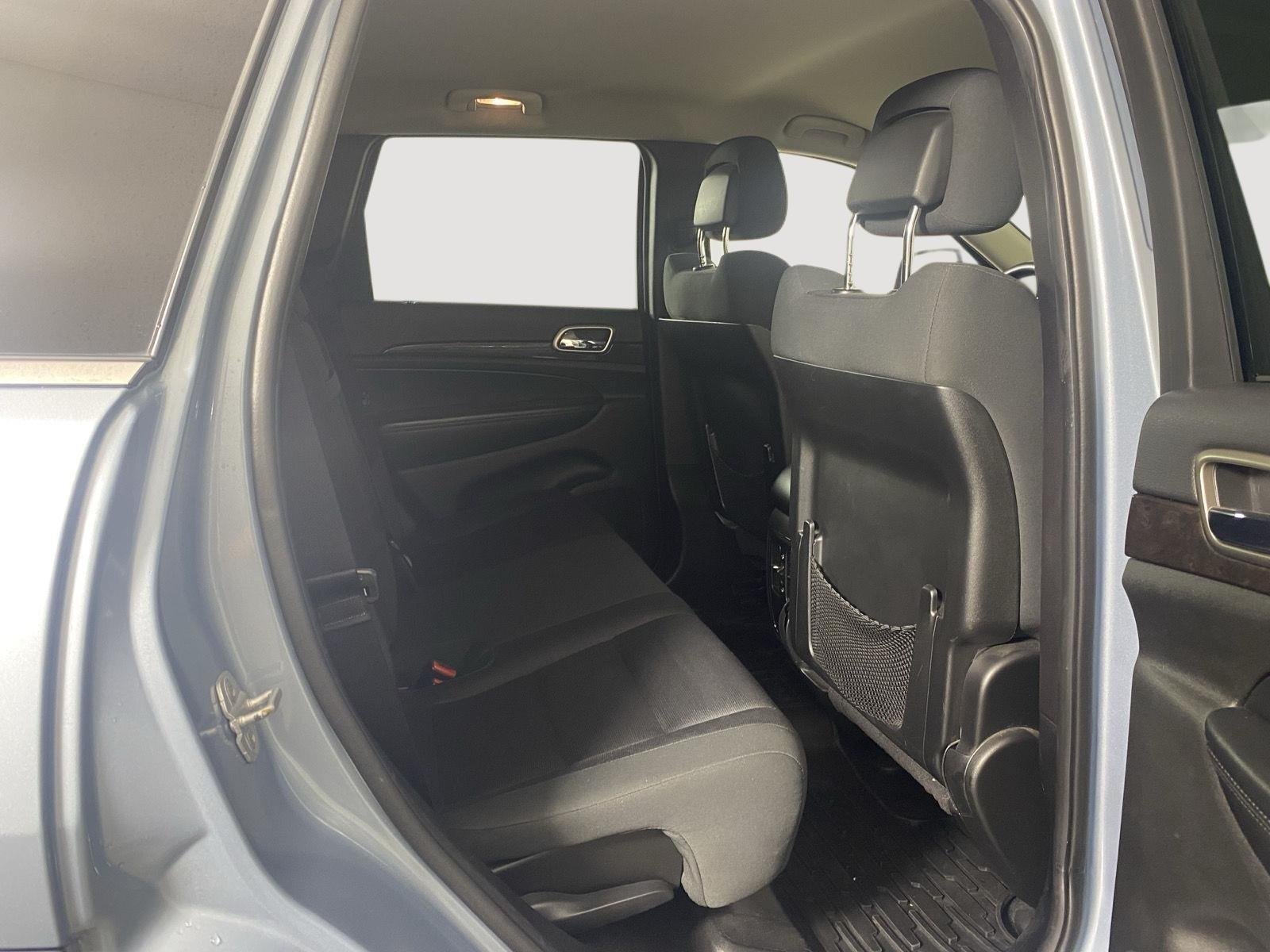 Used 2012 Winter Chill Pearl Jeep Laredo image 15