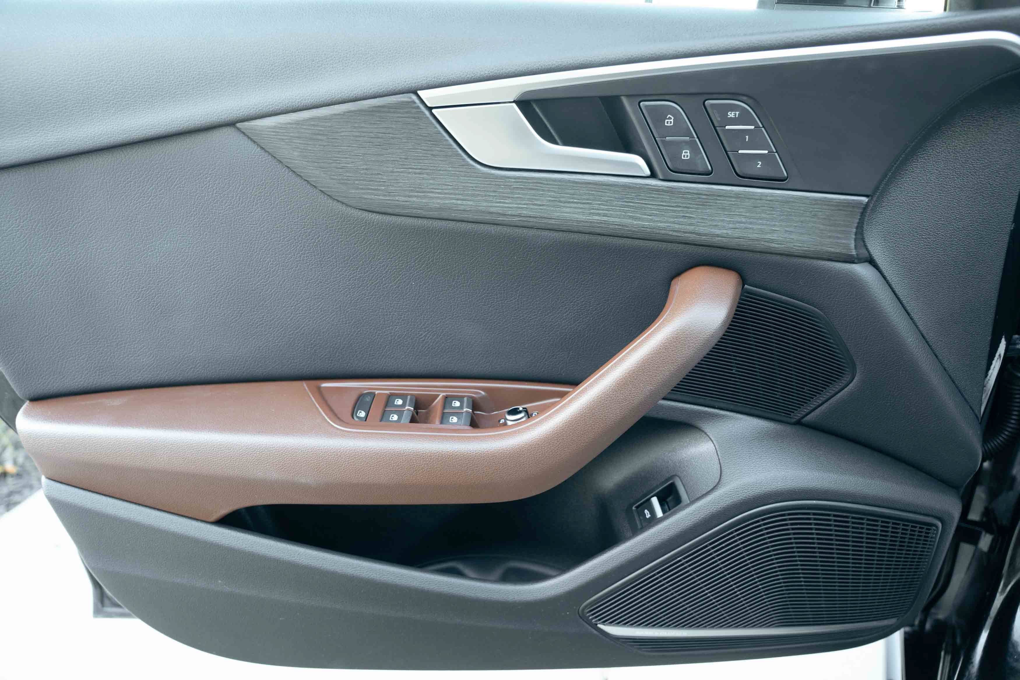 Used 2018 Mythos Black Metallic Audi Tech Premium Plus image 15