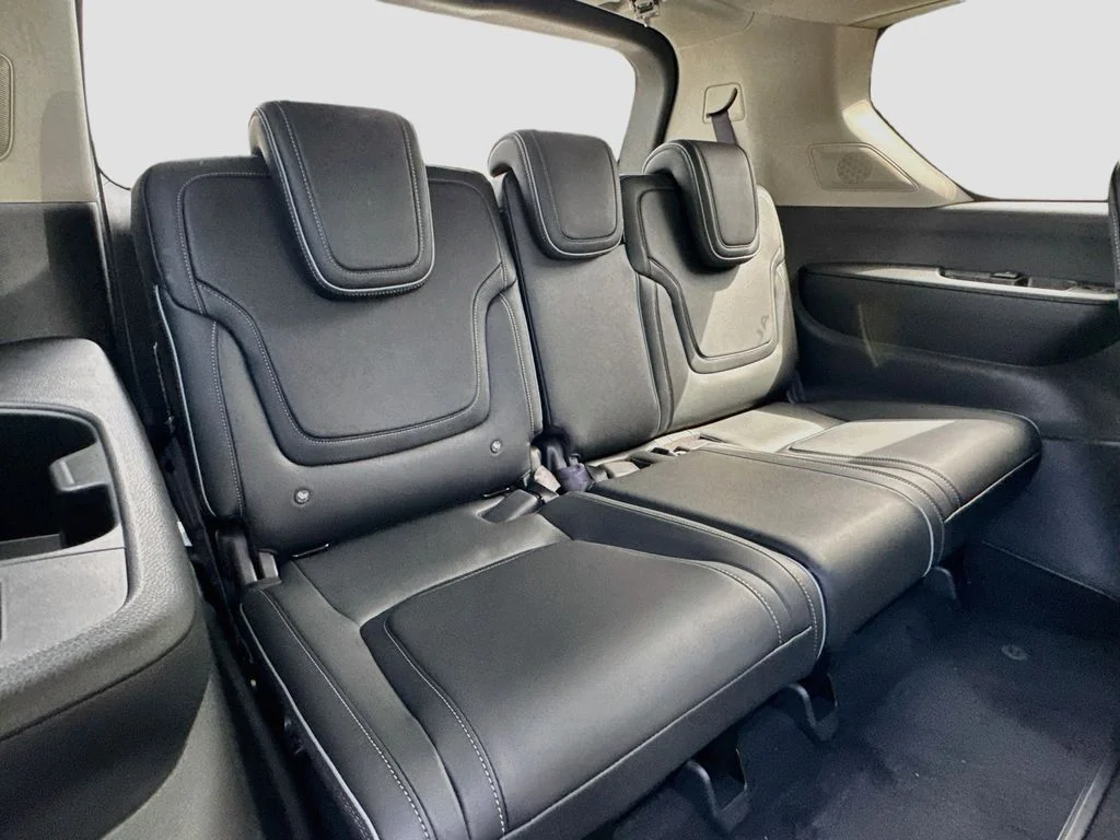 New 2027 RADIANT WHITE INFINITI Luxe 4WD image 29