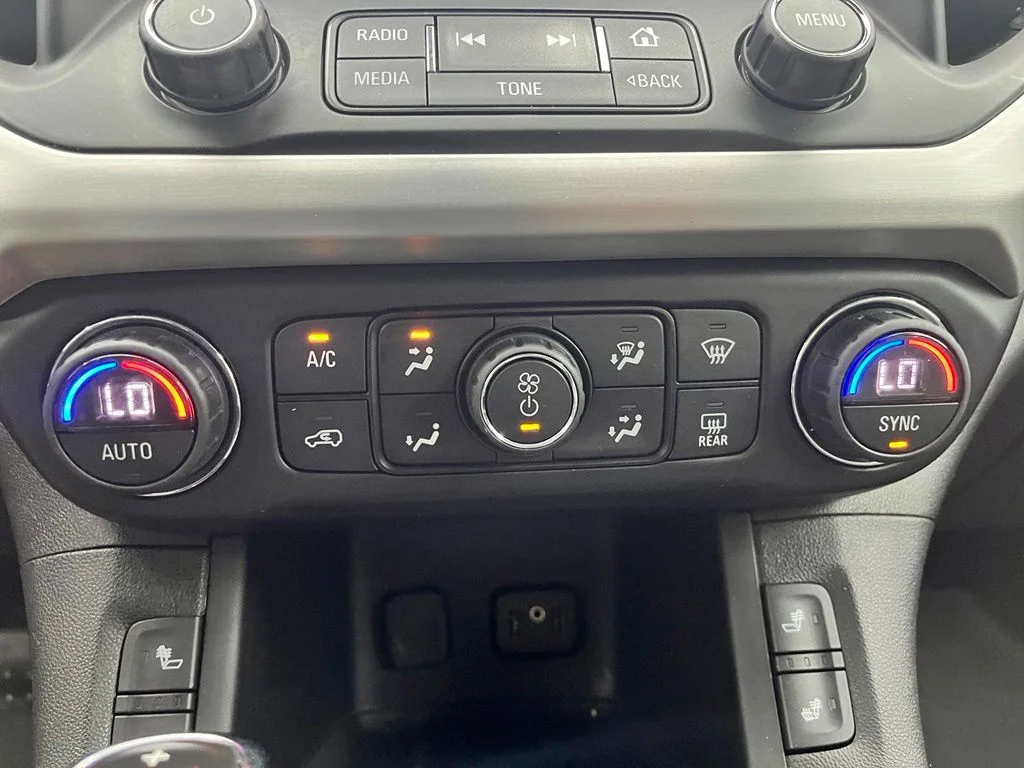 Used 2019 Silver GMC SLT-1 image 28