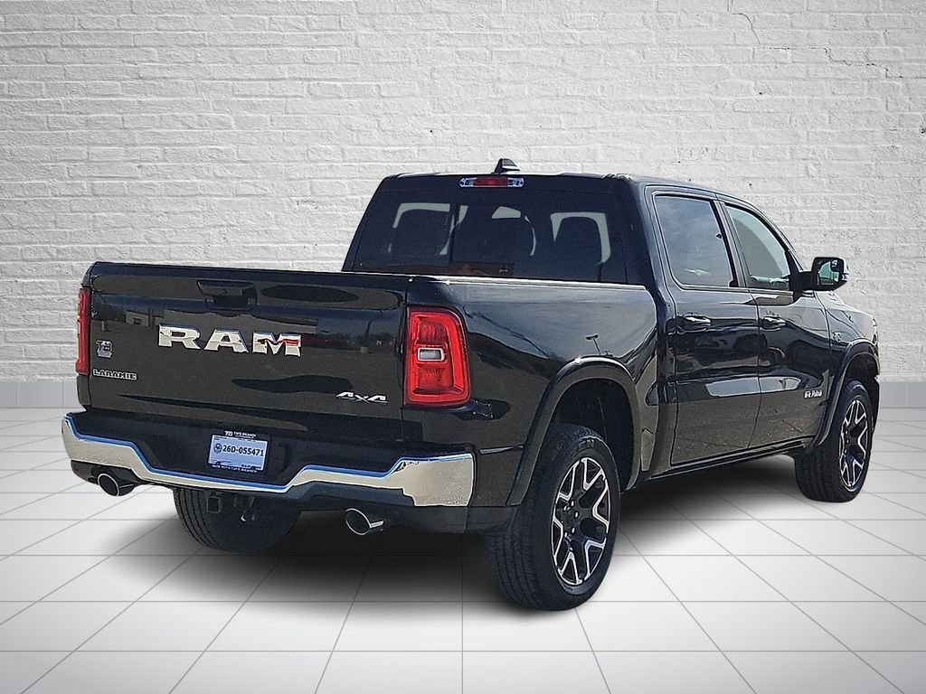 New 2026 Diamond Black Crystal Pearl-Coat Exterior Paint RAM Laramie image 4