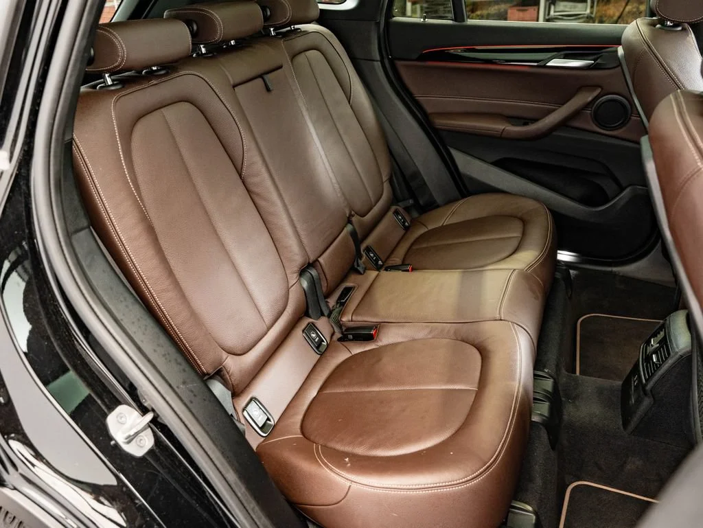 Used 2021 Black Sapphire Metallic BMW sDrive28i image 48