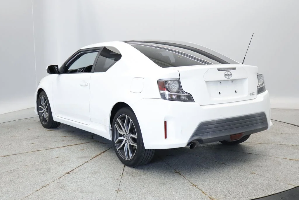 Used 2014 White Scion Base image 3