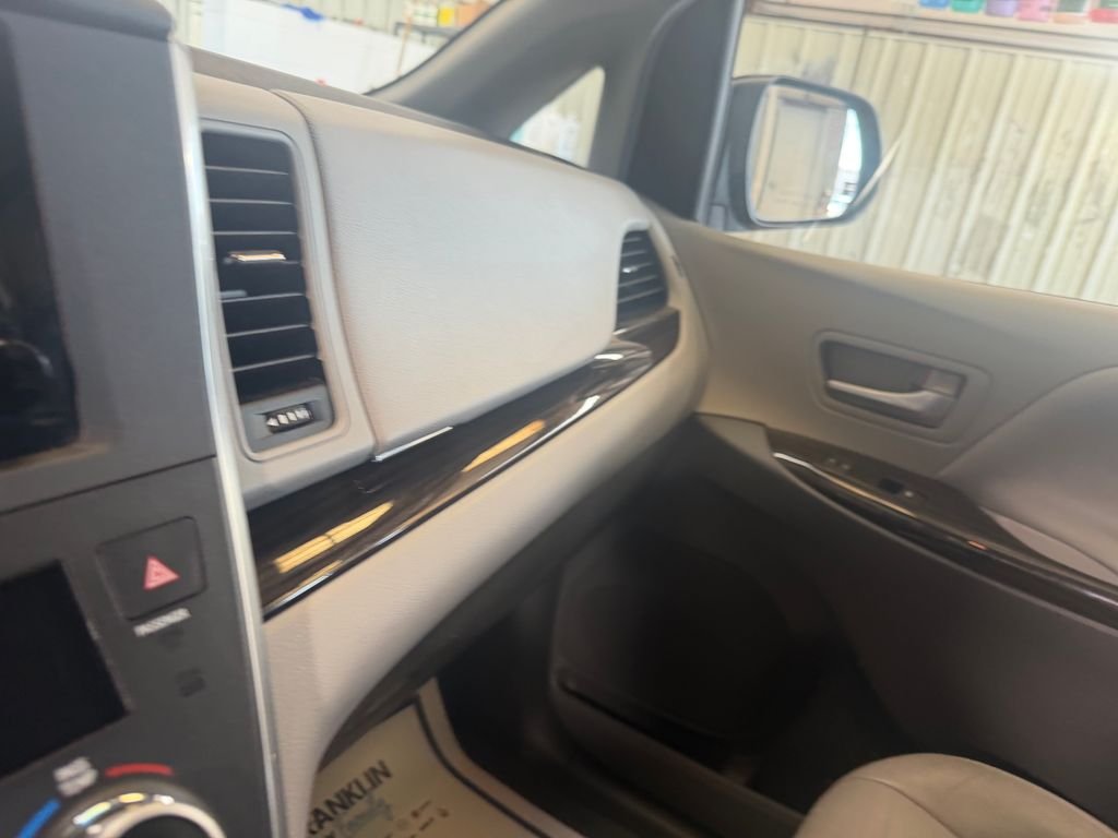 Used 2015 Gray Toyota XLE image 13