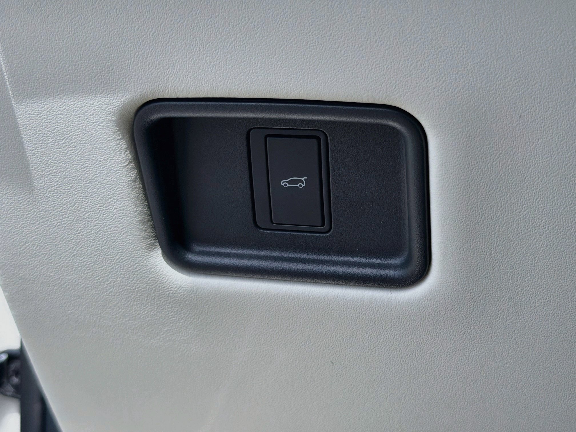 New 2026 Fuji White LAND ROVER SE 7 Seats image 37