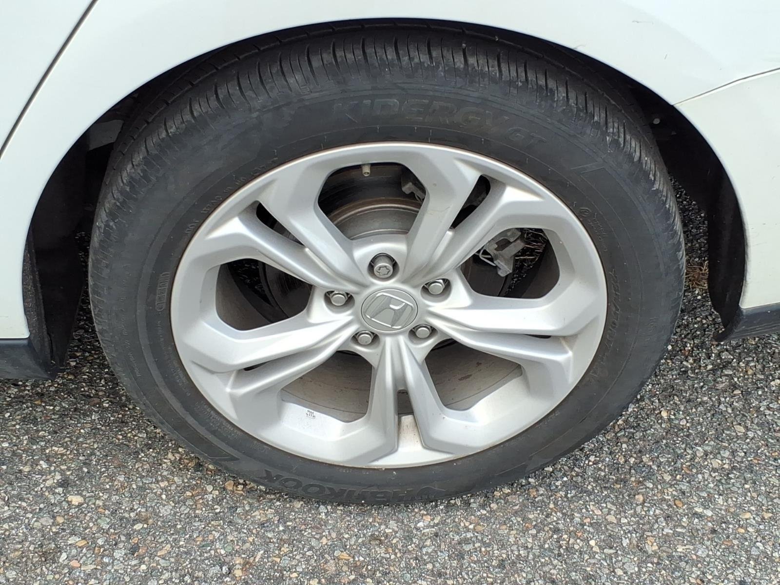 Used 2023 Platinum White Pearl Honda LX image 5