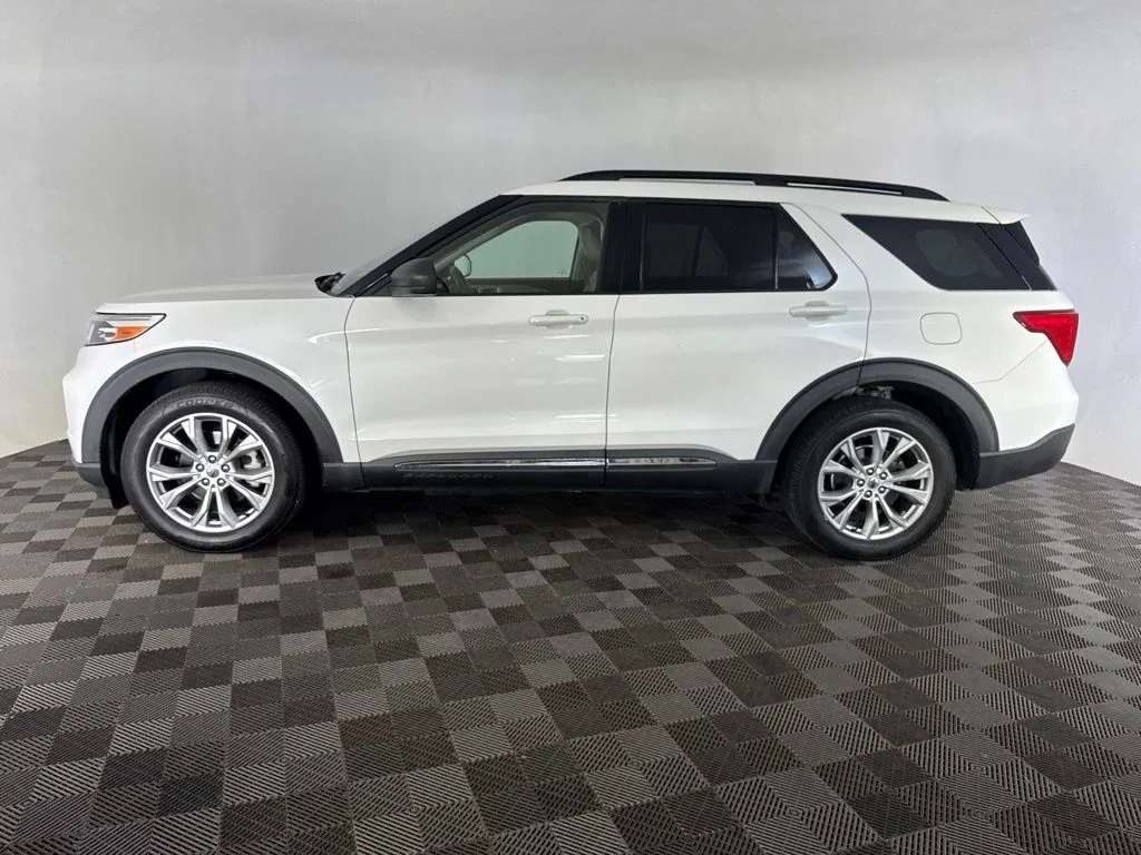 Used 2020 White Ford XLT image 9