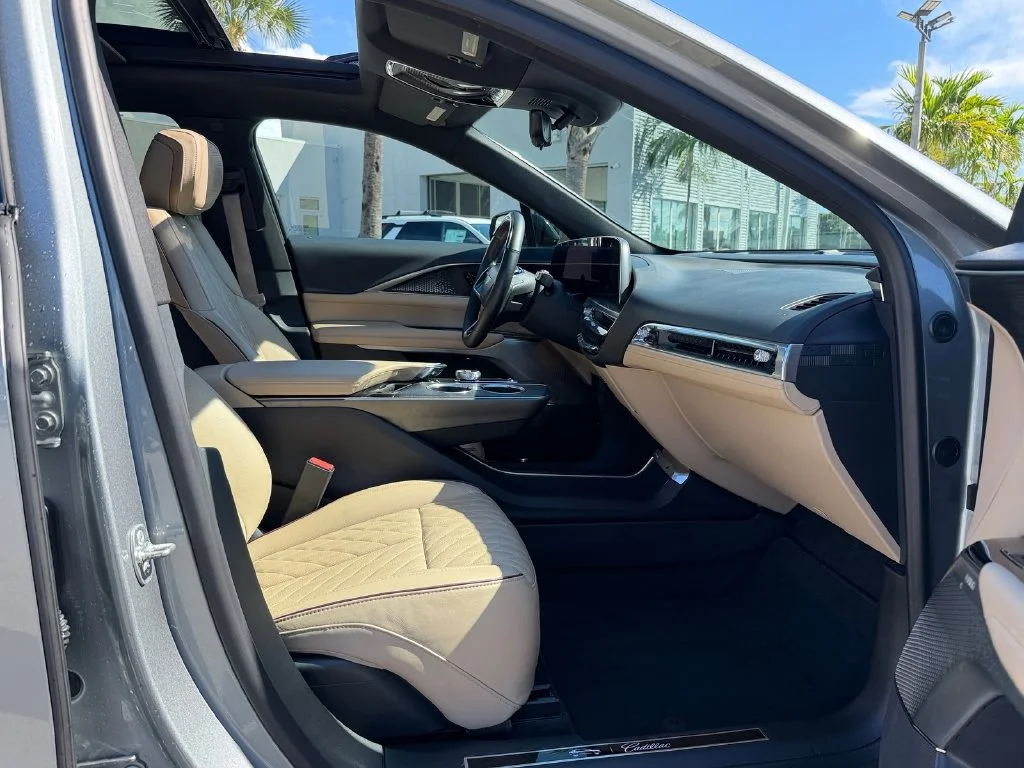 Used 2024 Silver Cadillac Luxury image 20