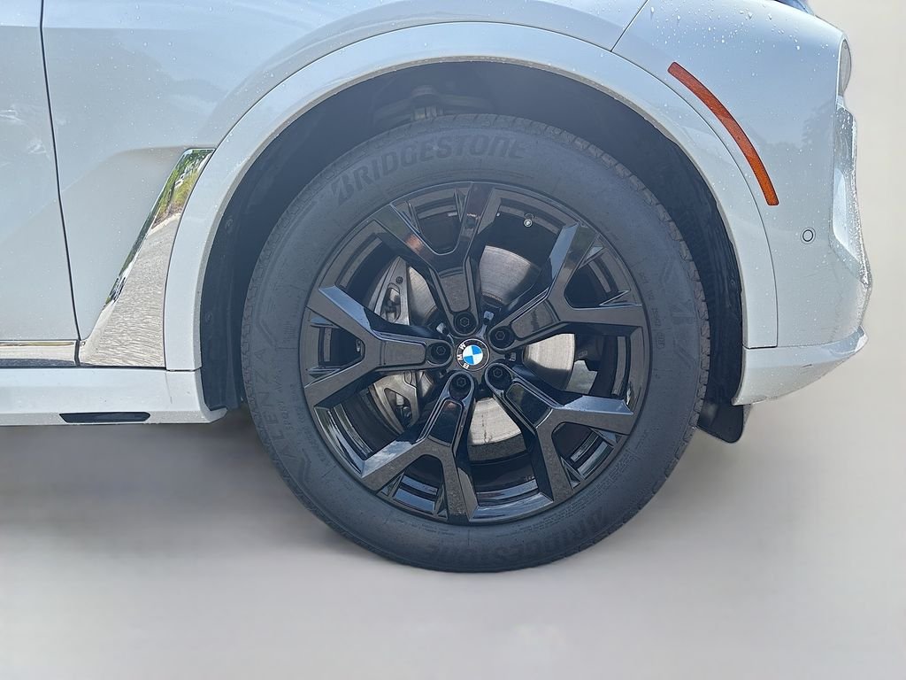 Used 2023 White BMW xDrive40i image 10
