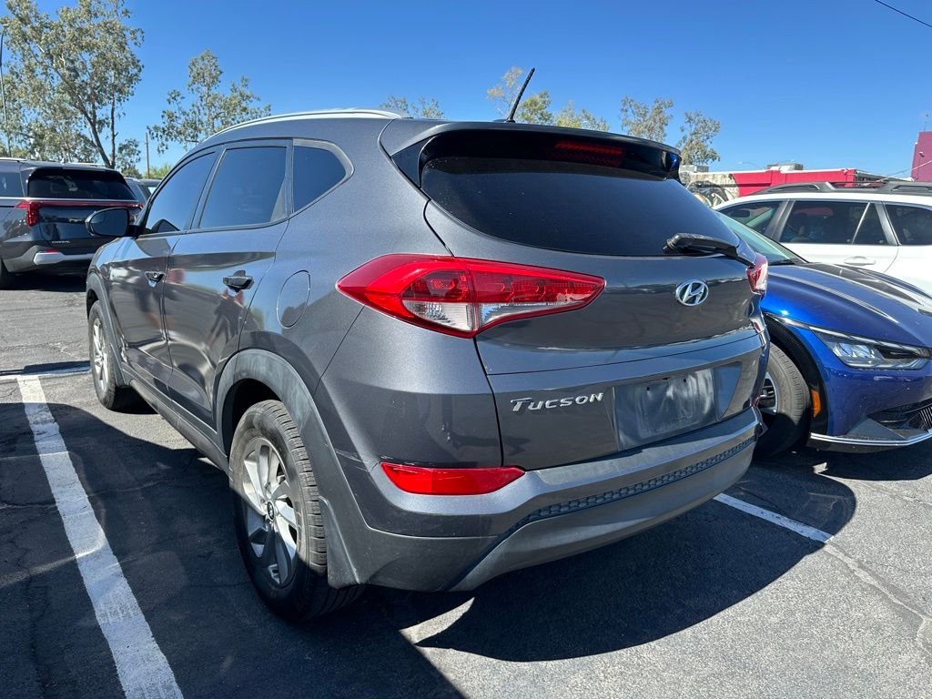 Used 2016 Gray Hyundai SE image 10