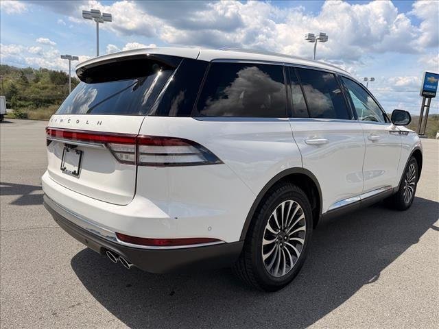 Used 2023 Pristine White Metallic Tri-Coat Lincoln Reserve image 5