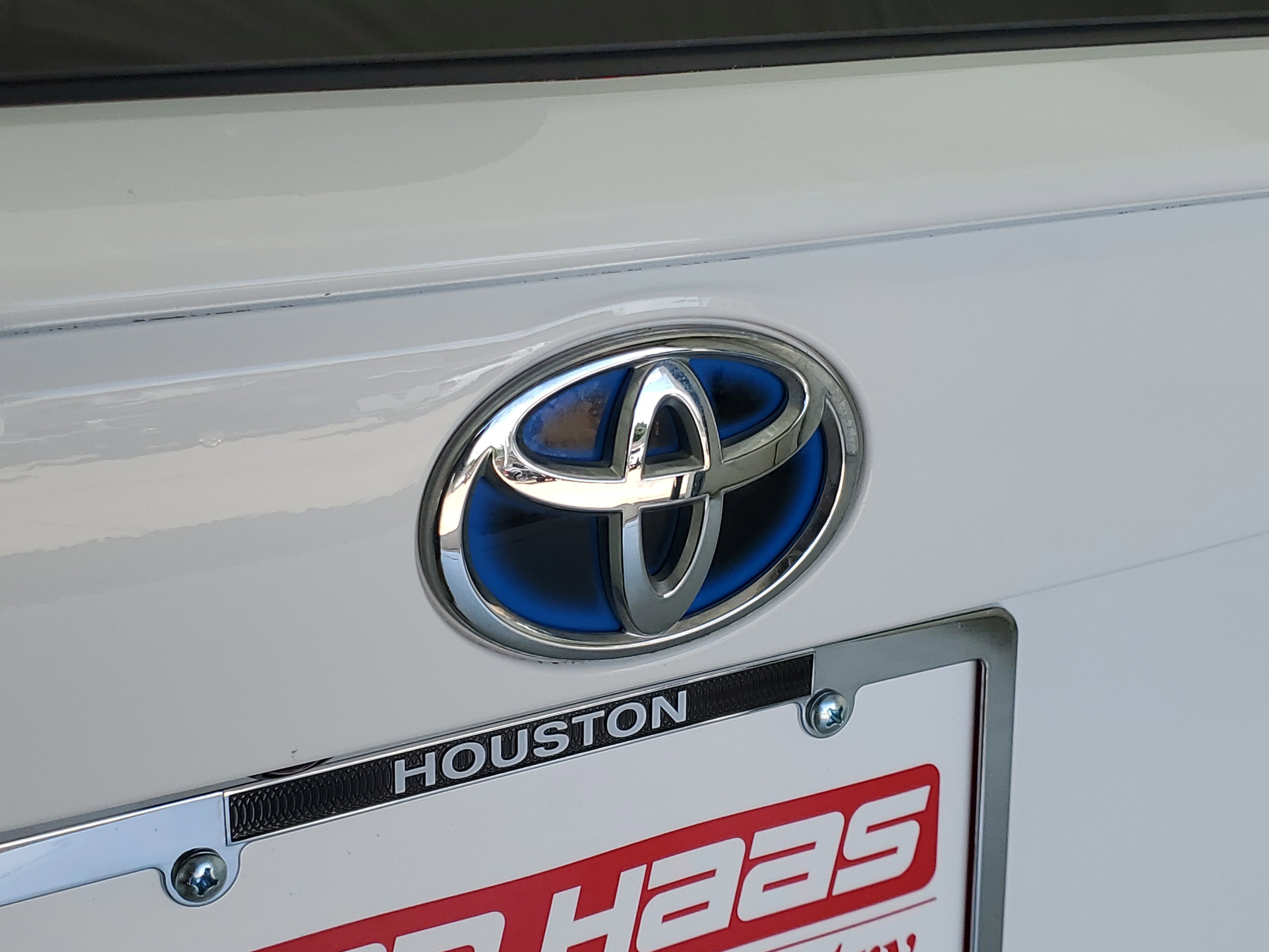 Used 2021 Super White Toyota LE image 8