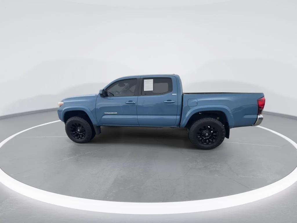 Used 2019 Blue Toyota SR5 image 5