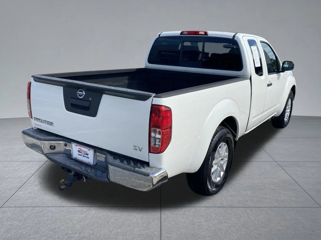 Used 2018 White Nissan SV image 13