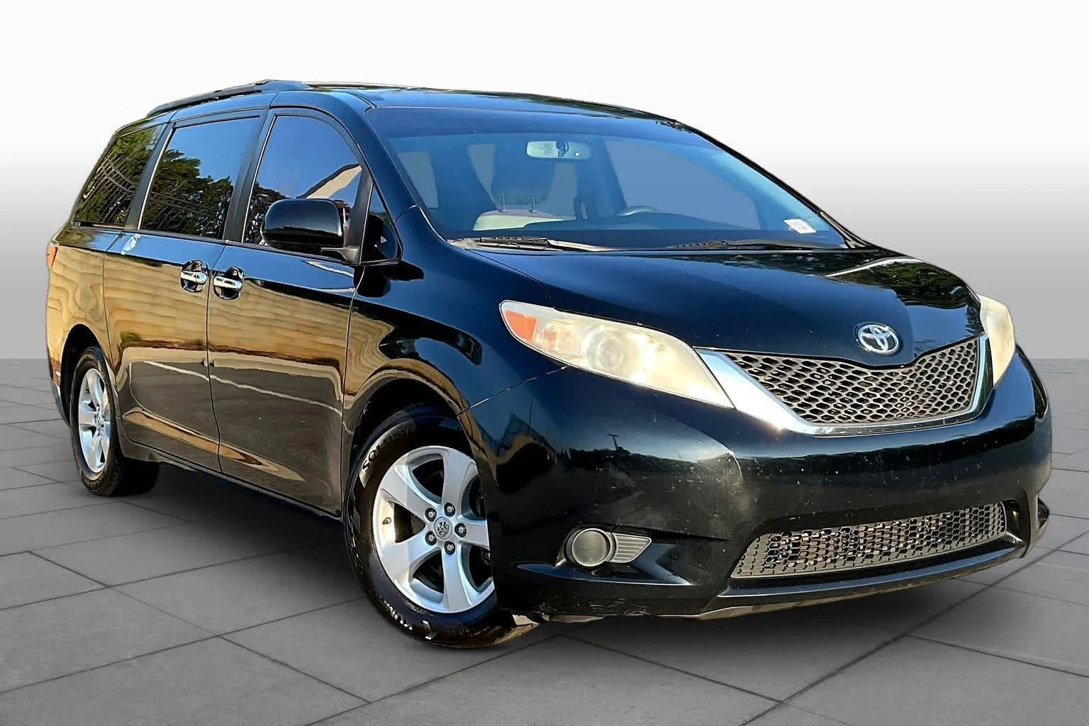 Used 2015 Attitude Black Toyota LE image 3