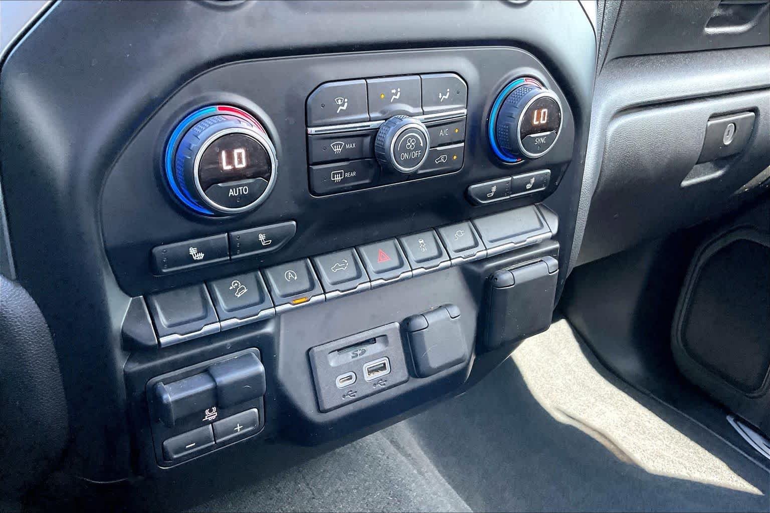 Used 2019 Summit White Chevrolet LT image 34