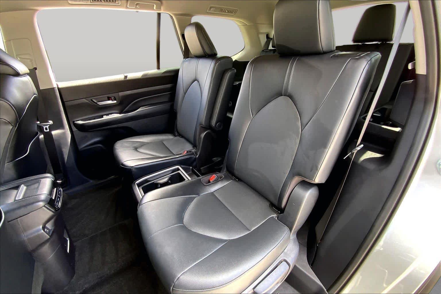 Used 2025 Celestial Silver Metallic Toyota XLE image 20