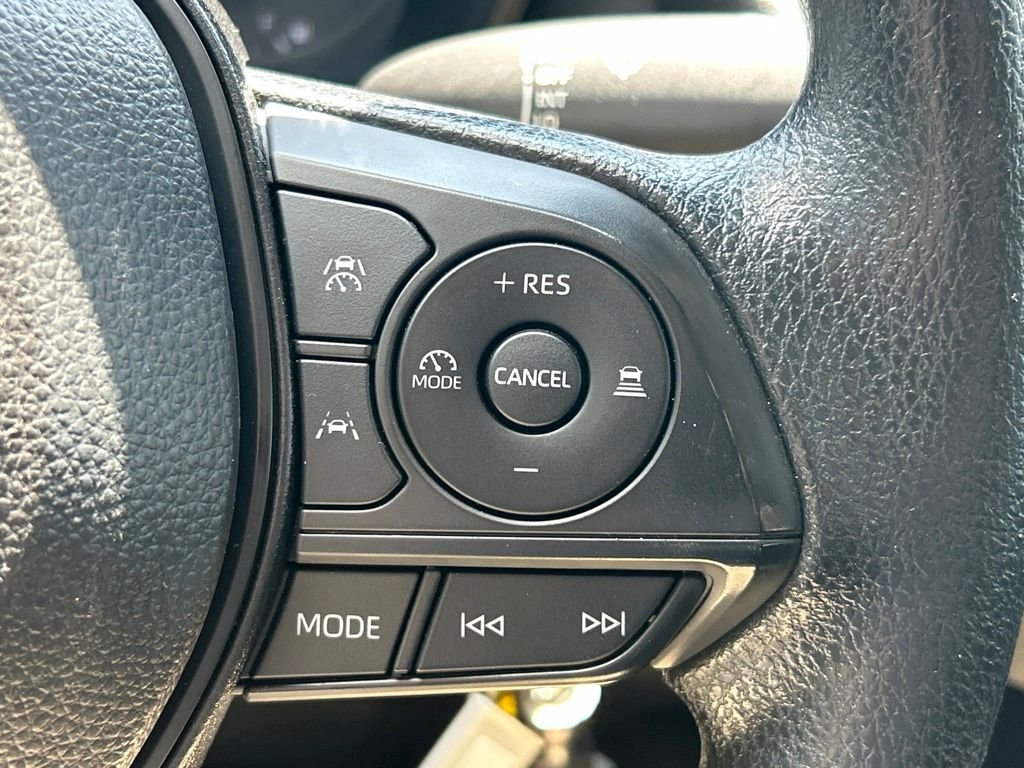 Used 2025 White Toyota LE image 26