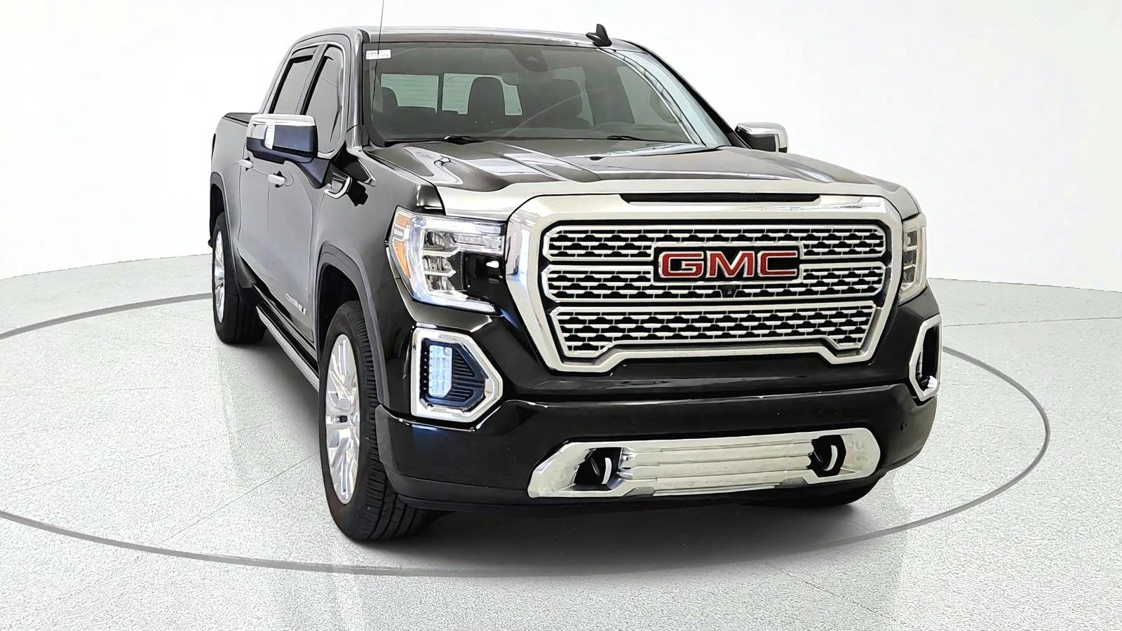 Used 2019 ONYX BLACK GMC Denali image 2