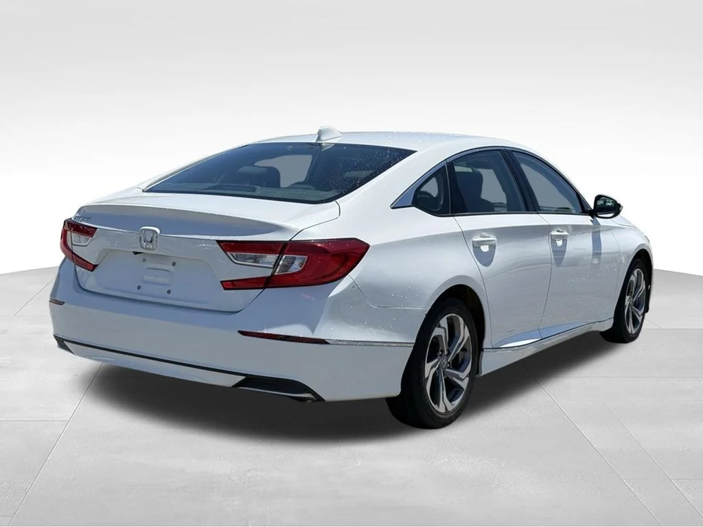 Used 2018 White Honda EX image 24