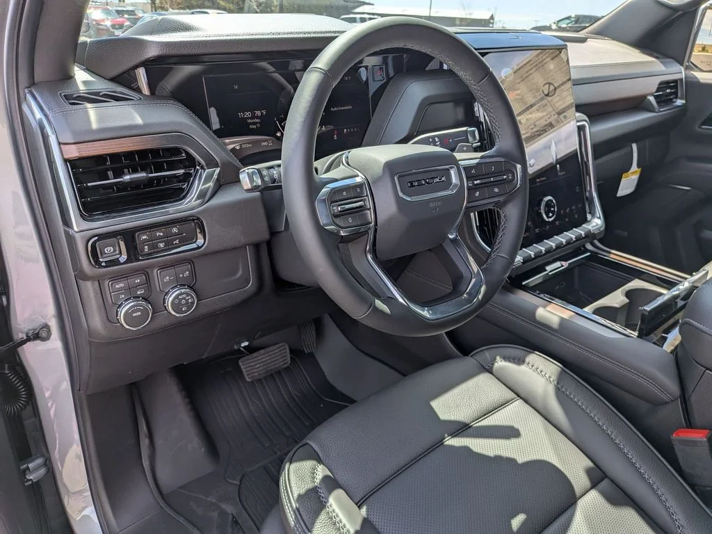 2026 GMC Yukon XL Denali - Photo 10