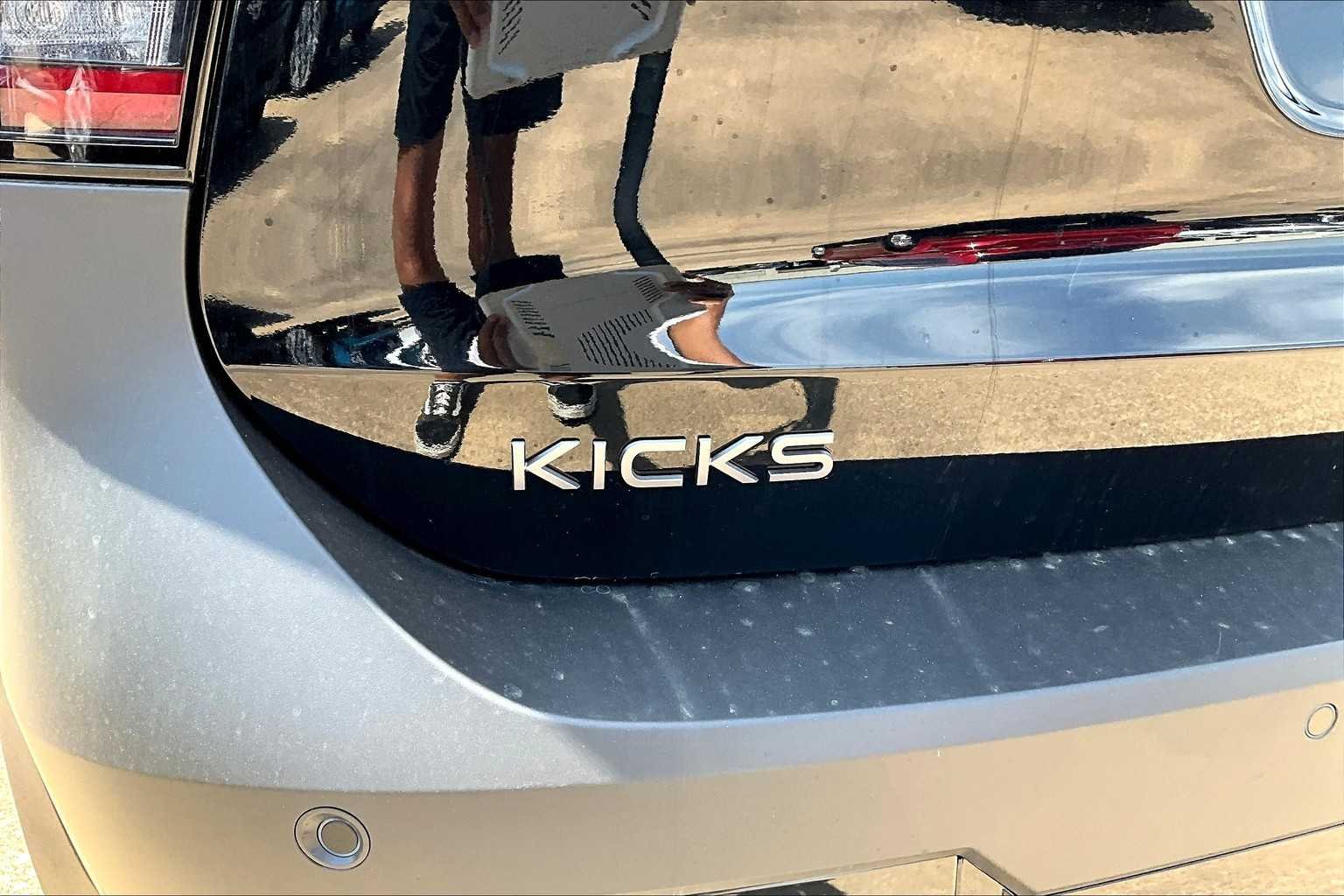 2025 Nissan Kicks SR - Photo 8