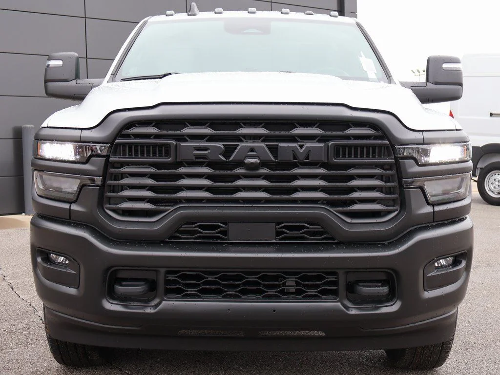 2026 RAM 3500 Chassis Tradesman - Photo 7