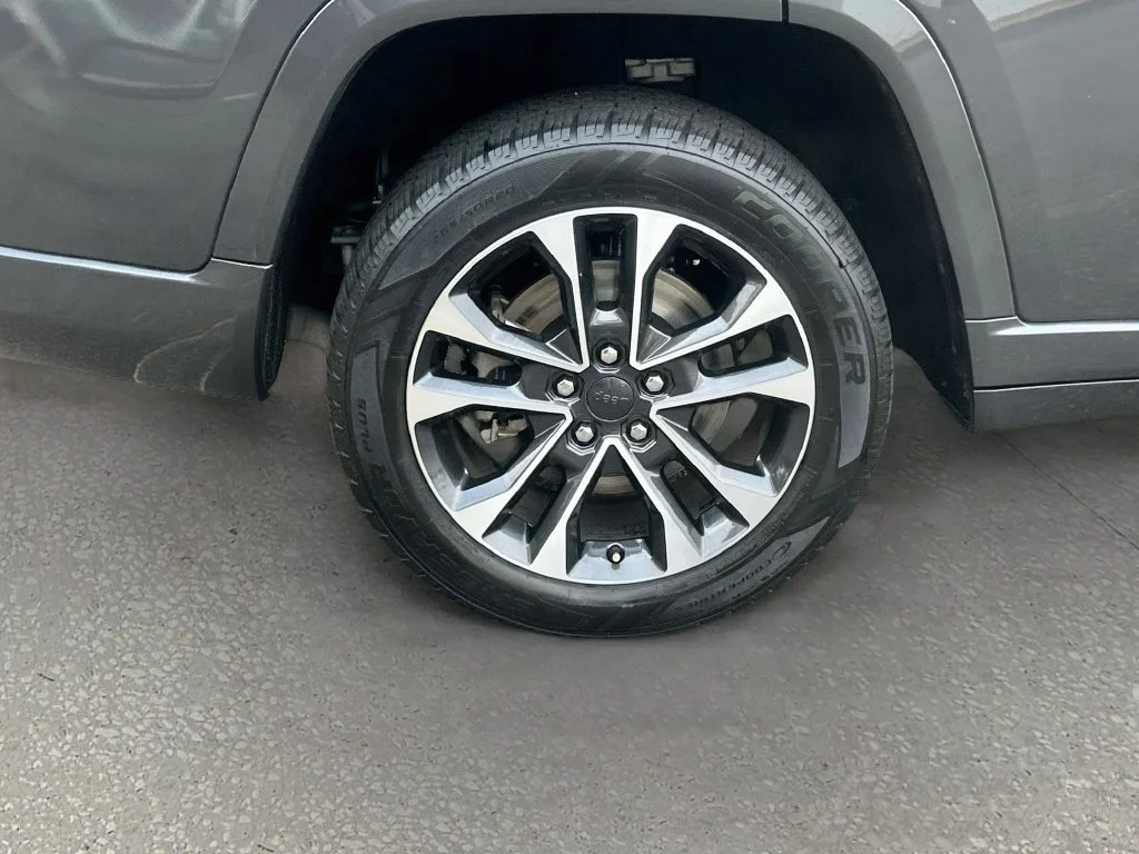 Used 2022 Gray Jeep Overland image 34