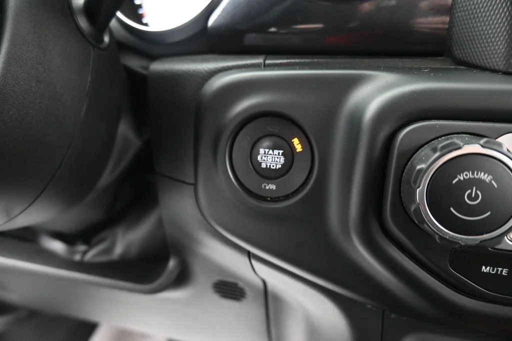 Used 2022 White Jeep Sport image 23