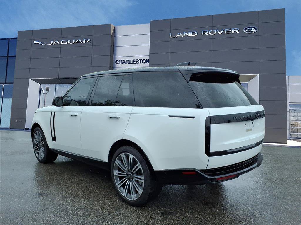 Certified Used 2025 Ostuni Pearl White Premium Metallic Land Rover SE image 3