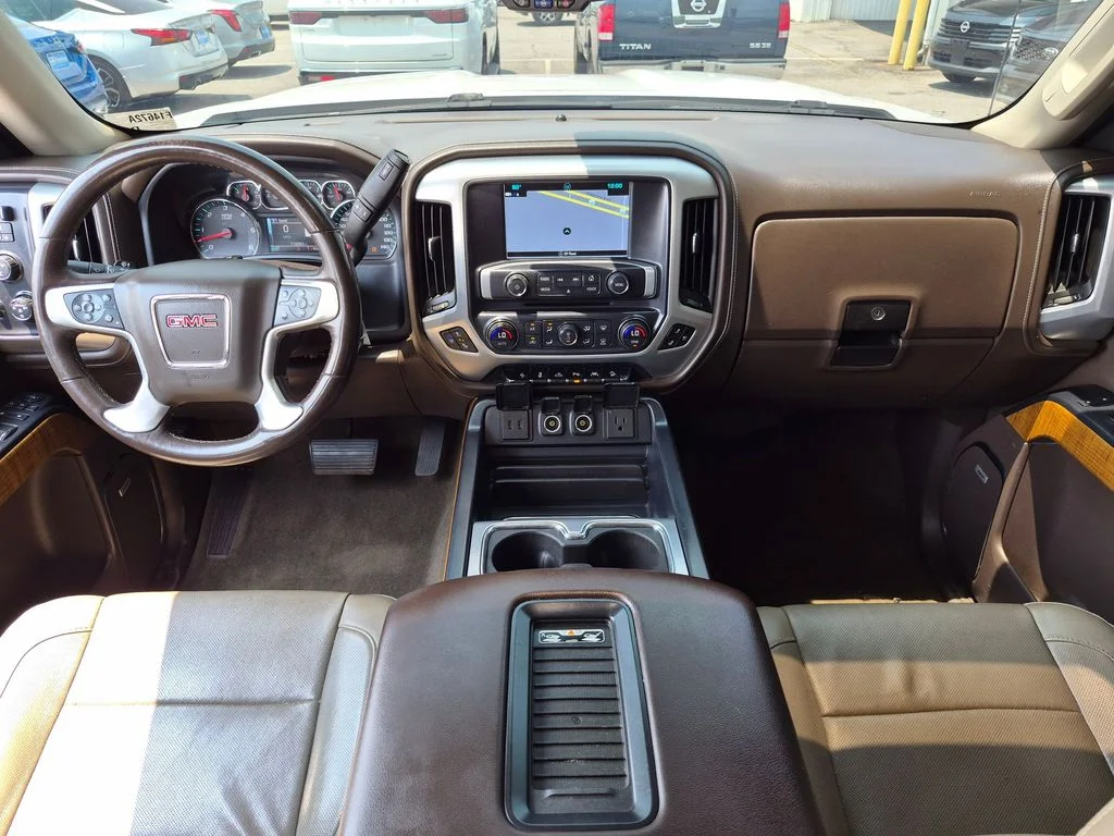 Used 2017 White GMC SLT image 22