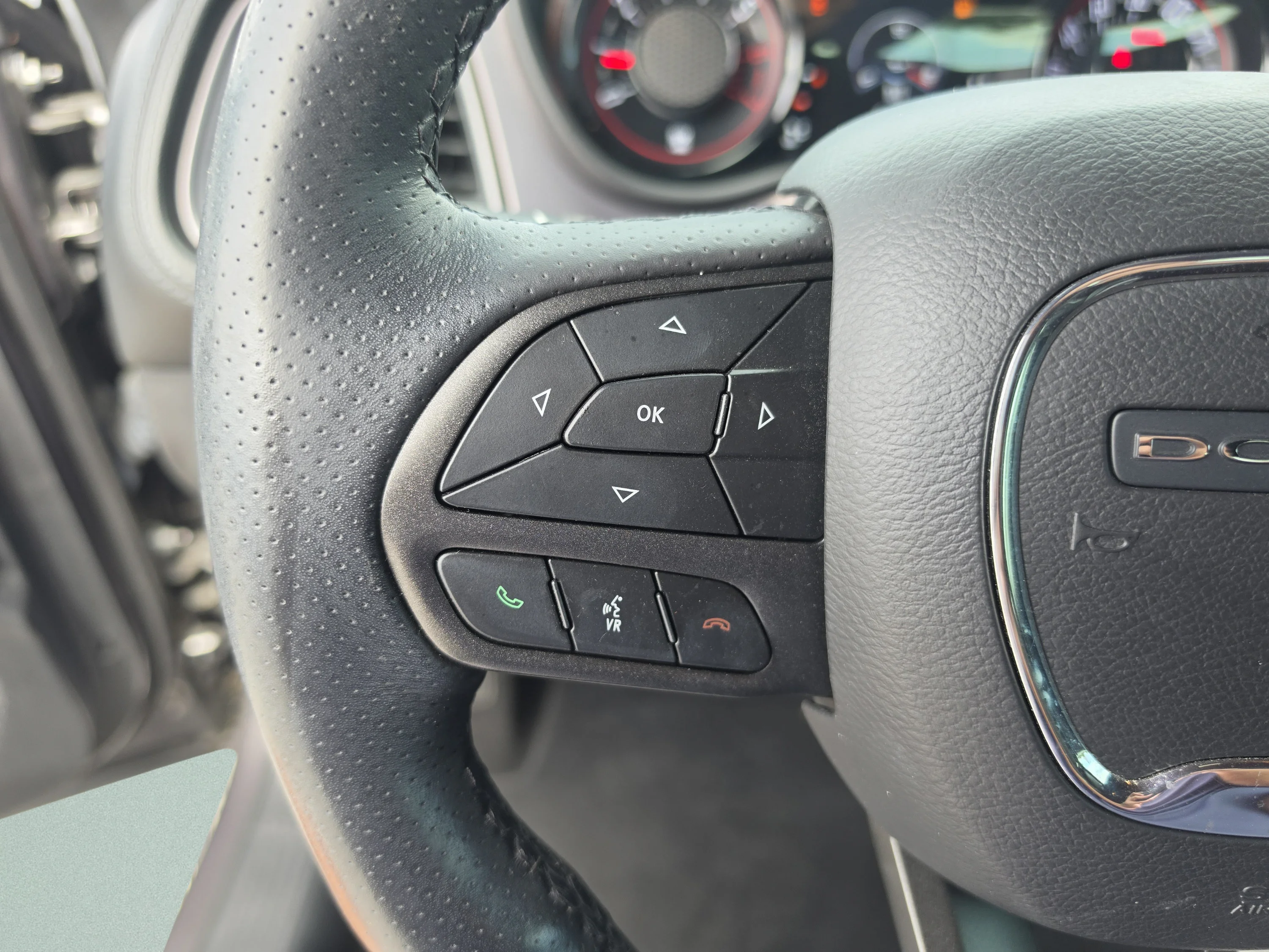 Used 2023 Granite Pearlcoat Dodge R/T image 32