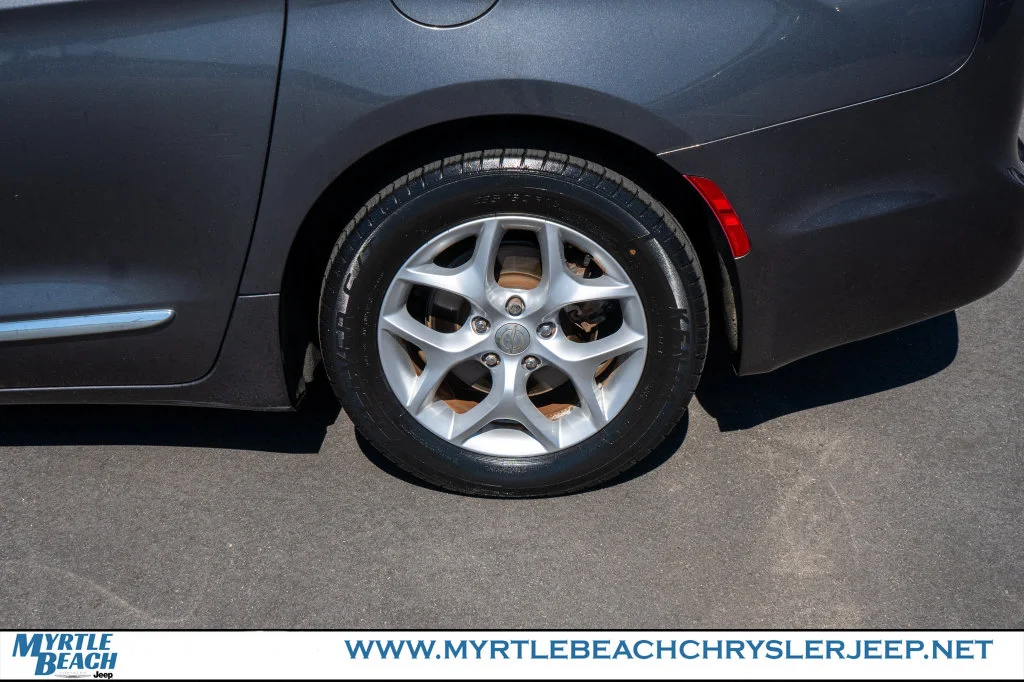 Used 2018 Granite Crystal Metallic Clearcoat Chrysler Touring L Plus image 12