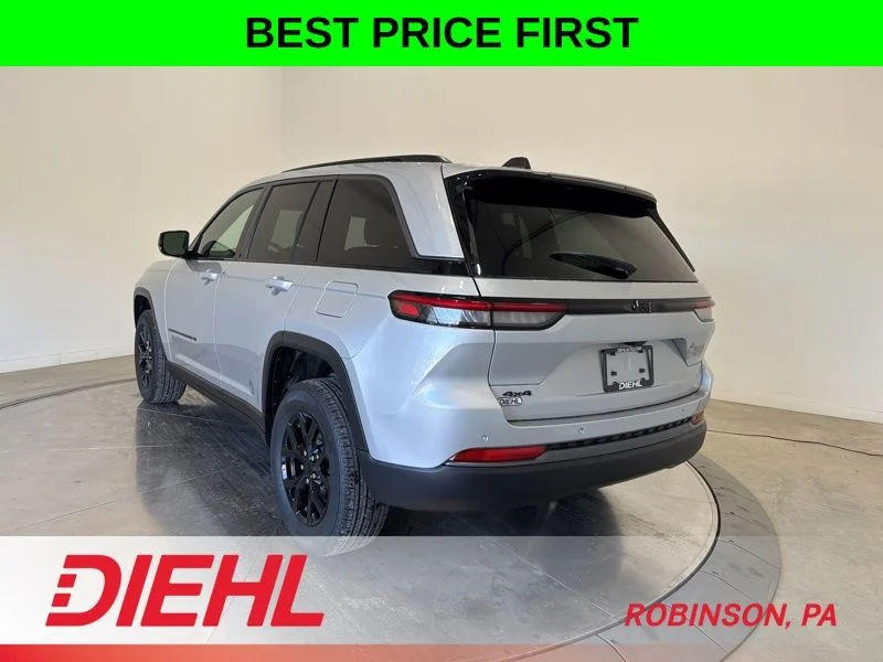 New 2026 Silver Zynith Exterior Paint Jeep Altitude image 5