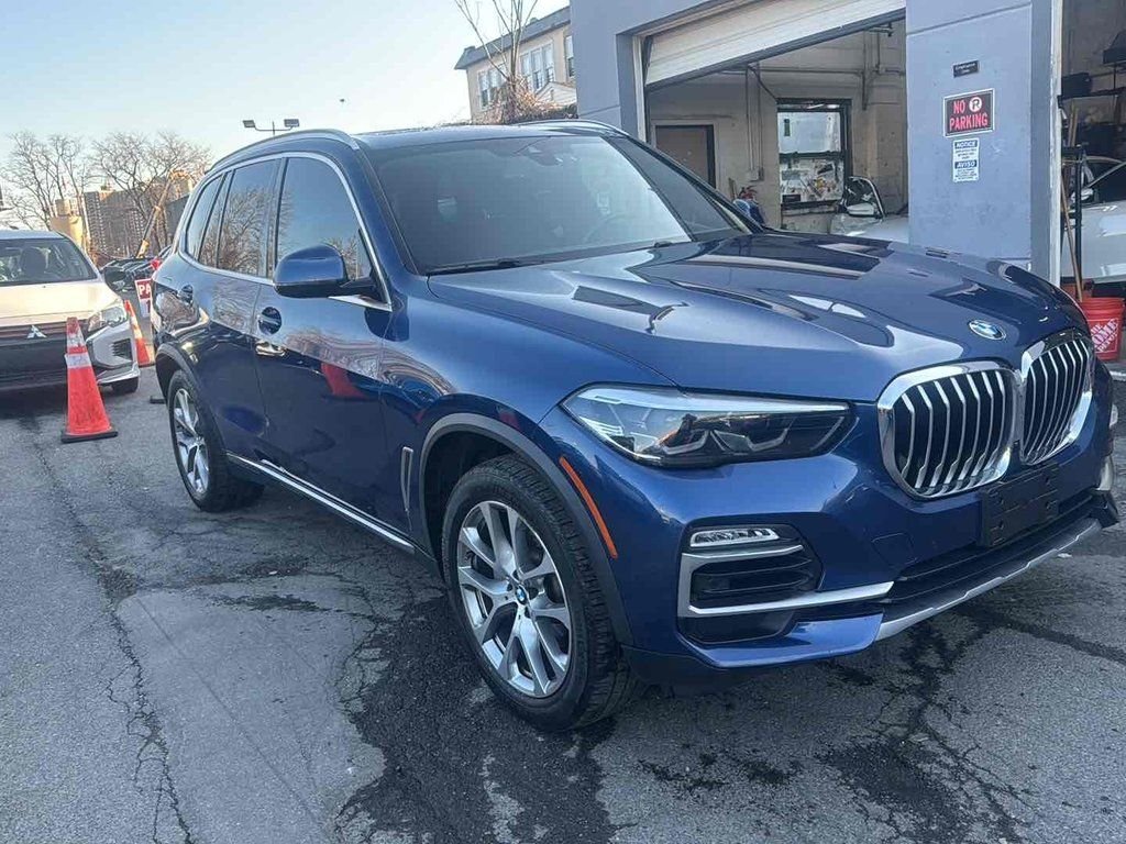 Used 2020 Blue BMW xDrive40i image 3