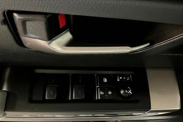 Certified Used 2026 WIND CHILL PEARL Toyota  image 31