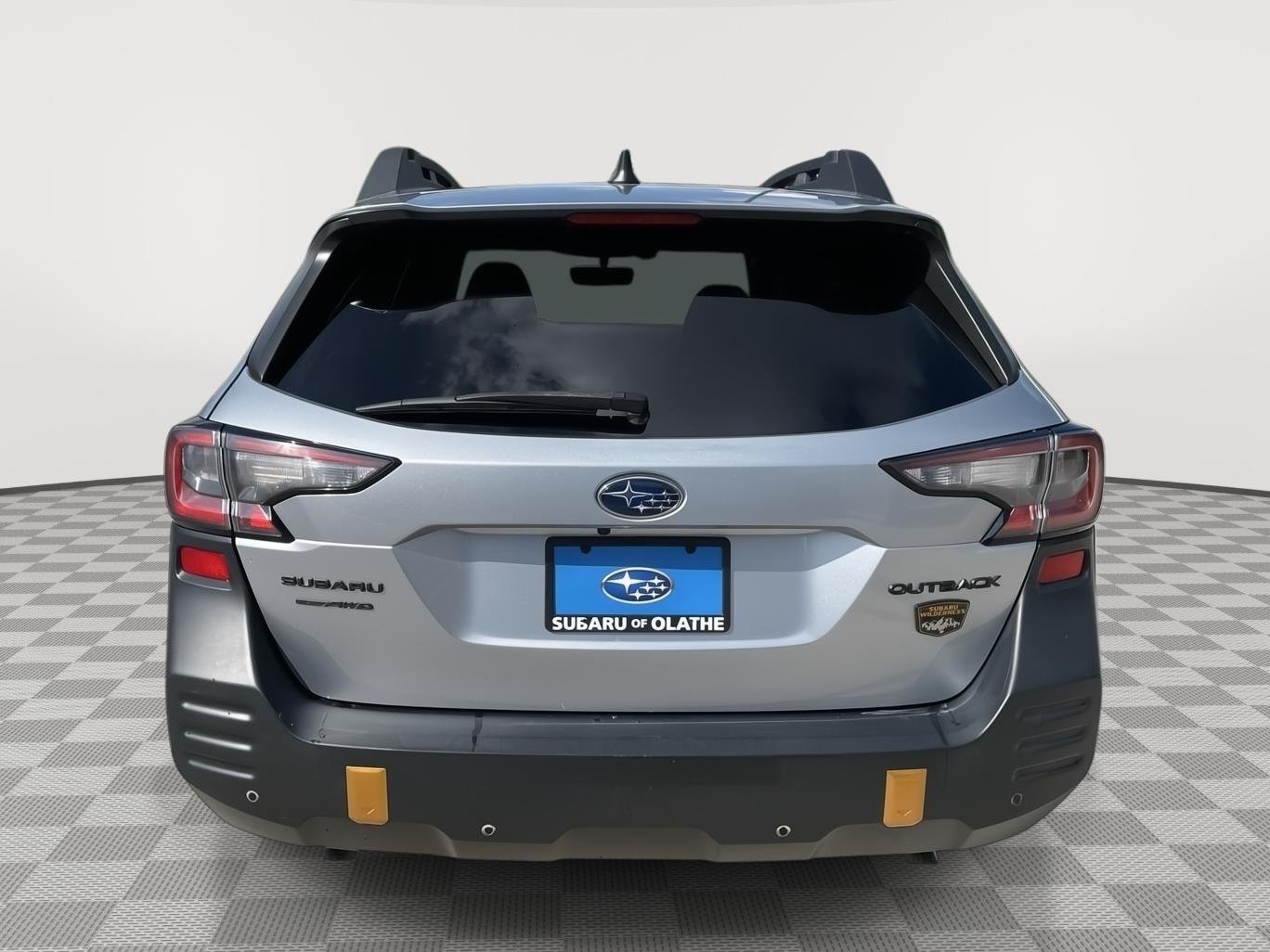Used 2022 Ice Silver Metallic Subaru Wilderness image 14