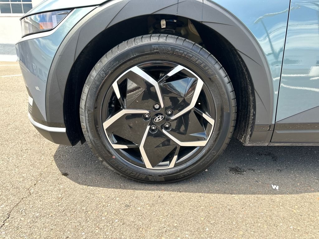 Certified Used 2024 Green Hyundai SEL image 11