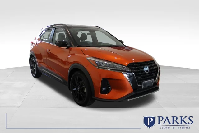2022 Nissan Kicks SR