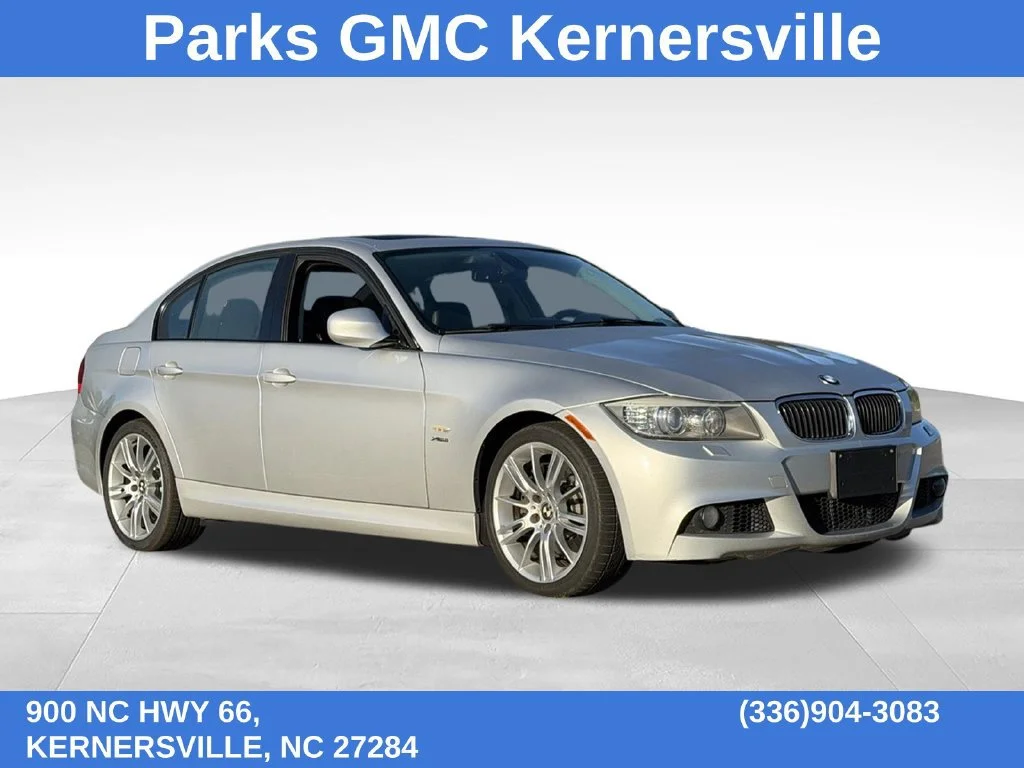 Used 2011  BMW 335i xDrive image 1